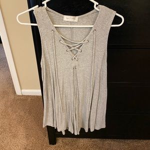 Cross crises tie tank